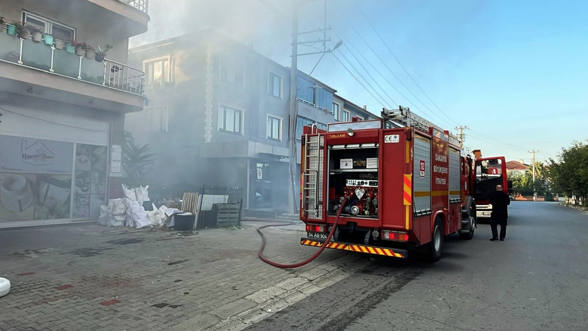 BALKONDA PATLAYAN PİKNİK TÜPÜ YANGINA SEBEP OLDU  