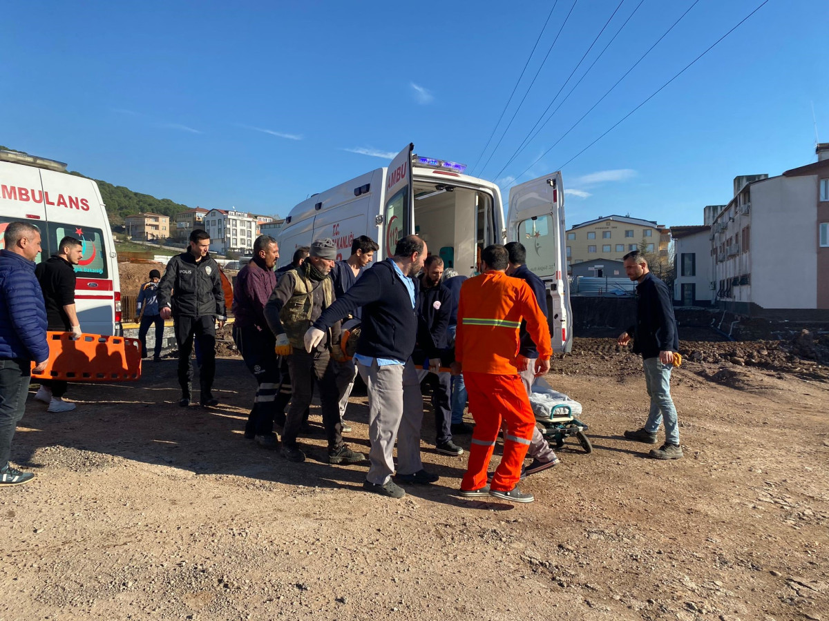 HASTANE İNŞAATINDA ÇALIŞAN İŞÇİ ASANSÖR BOŞLUĞUNA DÜŞTÜ     