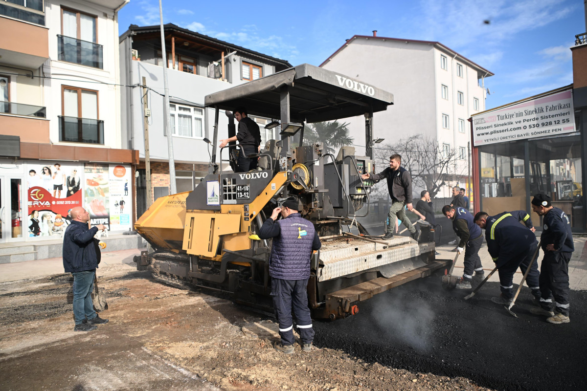 KARTEPE İSTASYON MAHALLESİ’NDE 280 TON ASFALT