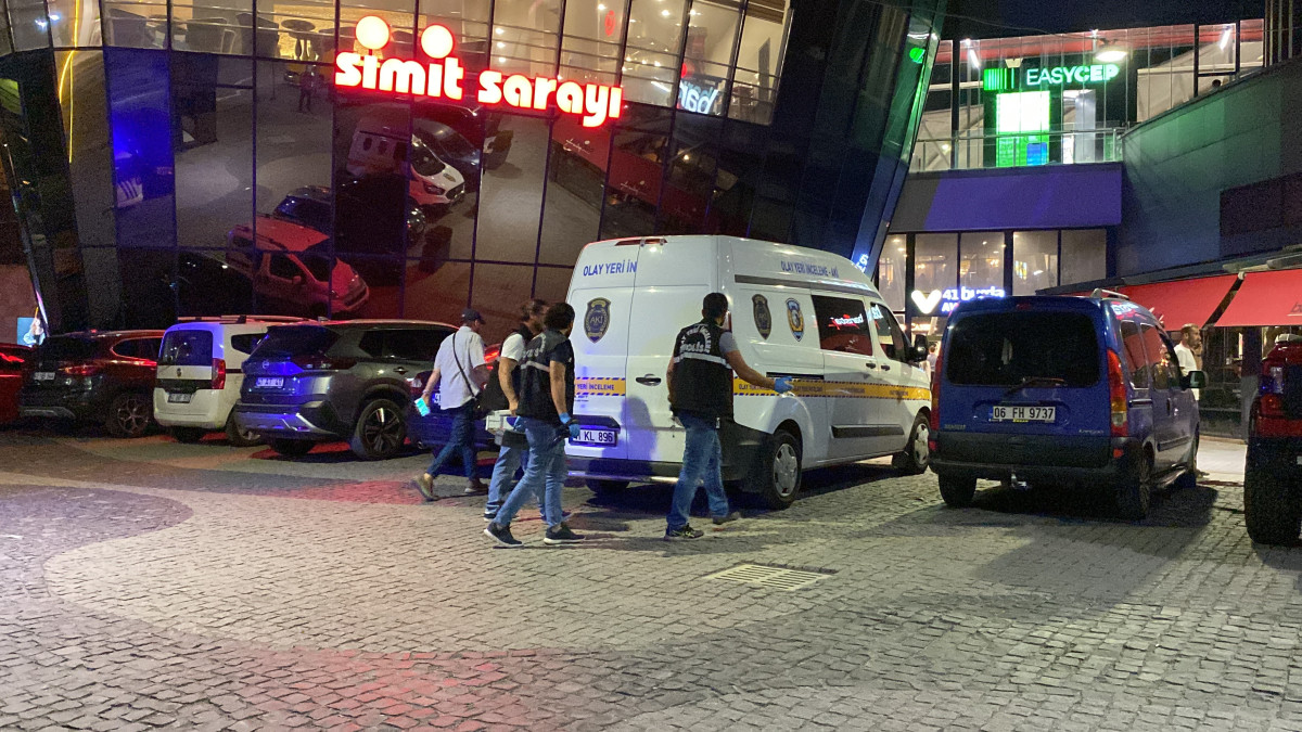 KOCAELİ’DE 41 BURDA AVM’NİN TUVALETİNDE BİR ŞAHIS ÖLÜ BULUNDU