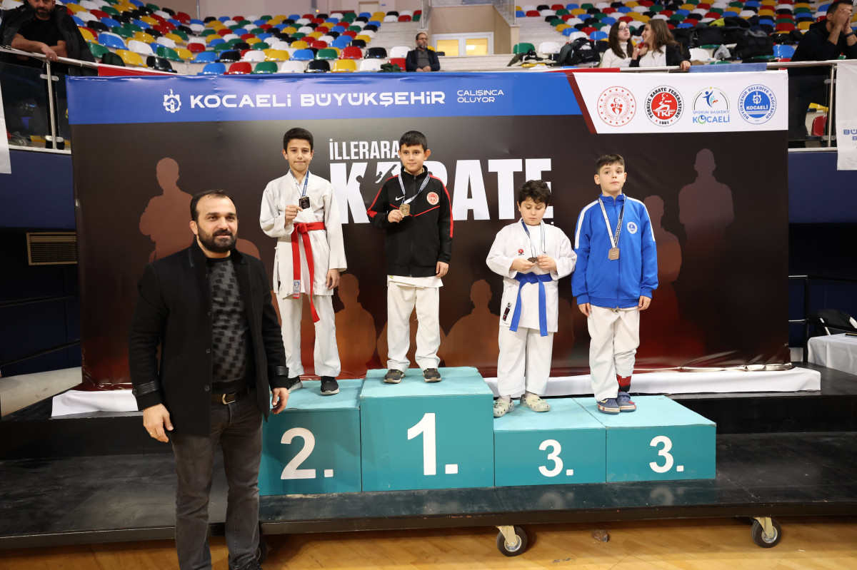 KOCAELİ’DE KARATE RESİTALİ YAŞANDI