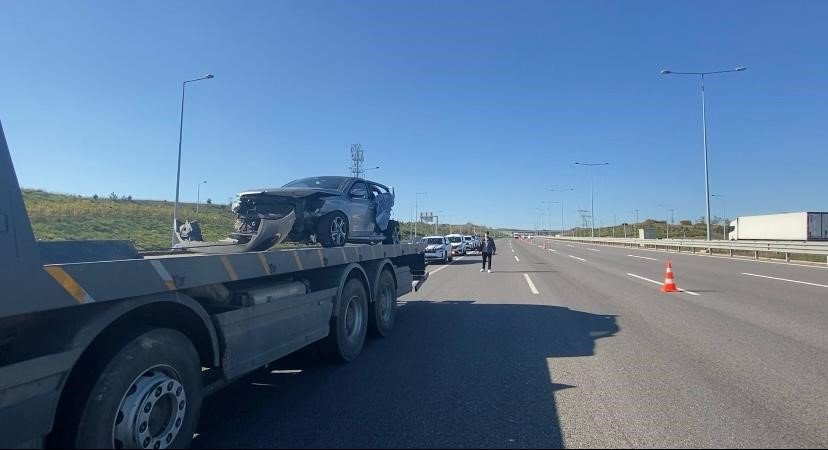 KUZEY MARMARA OTOYOLU'NDA OTOMOBİLLER ÇARPIŞTI: 5 YARALI 