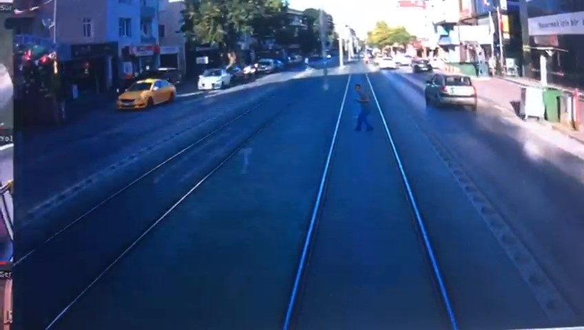 TRAMWAY YAYAYA ÇARPTI